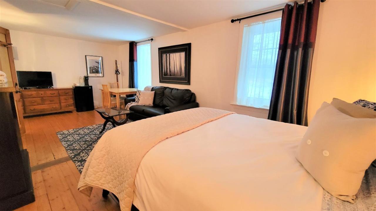 Auberge Du Vignoble Bromont Esterno foto